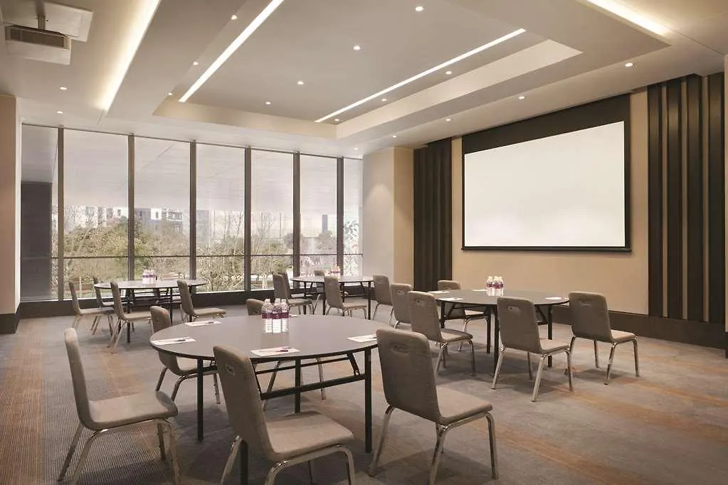 Hyatt Place Shanghai Tianshan Plaza Hotel